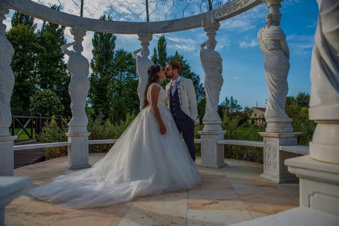 Banner image 6/6